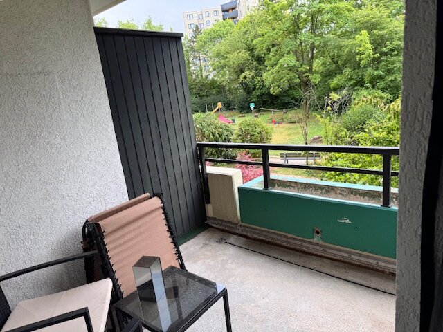 Balkon mit Blick ins Grüne Balkon mit Blick ins Grüne